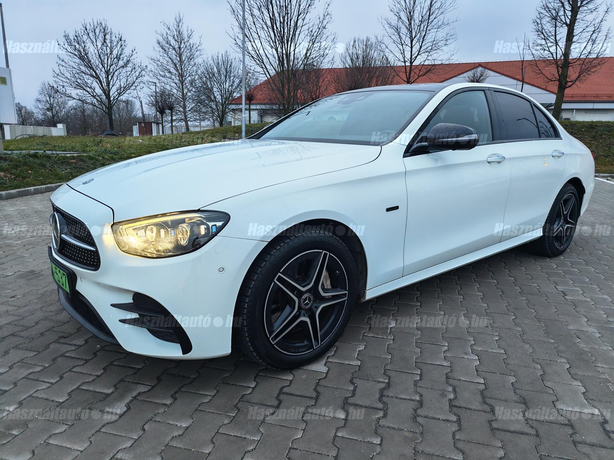 MERCEDES-BENZ E 300 2020/8 - 1