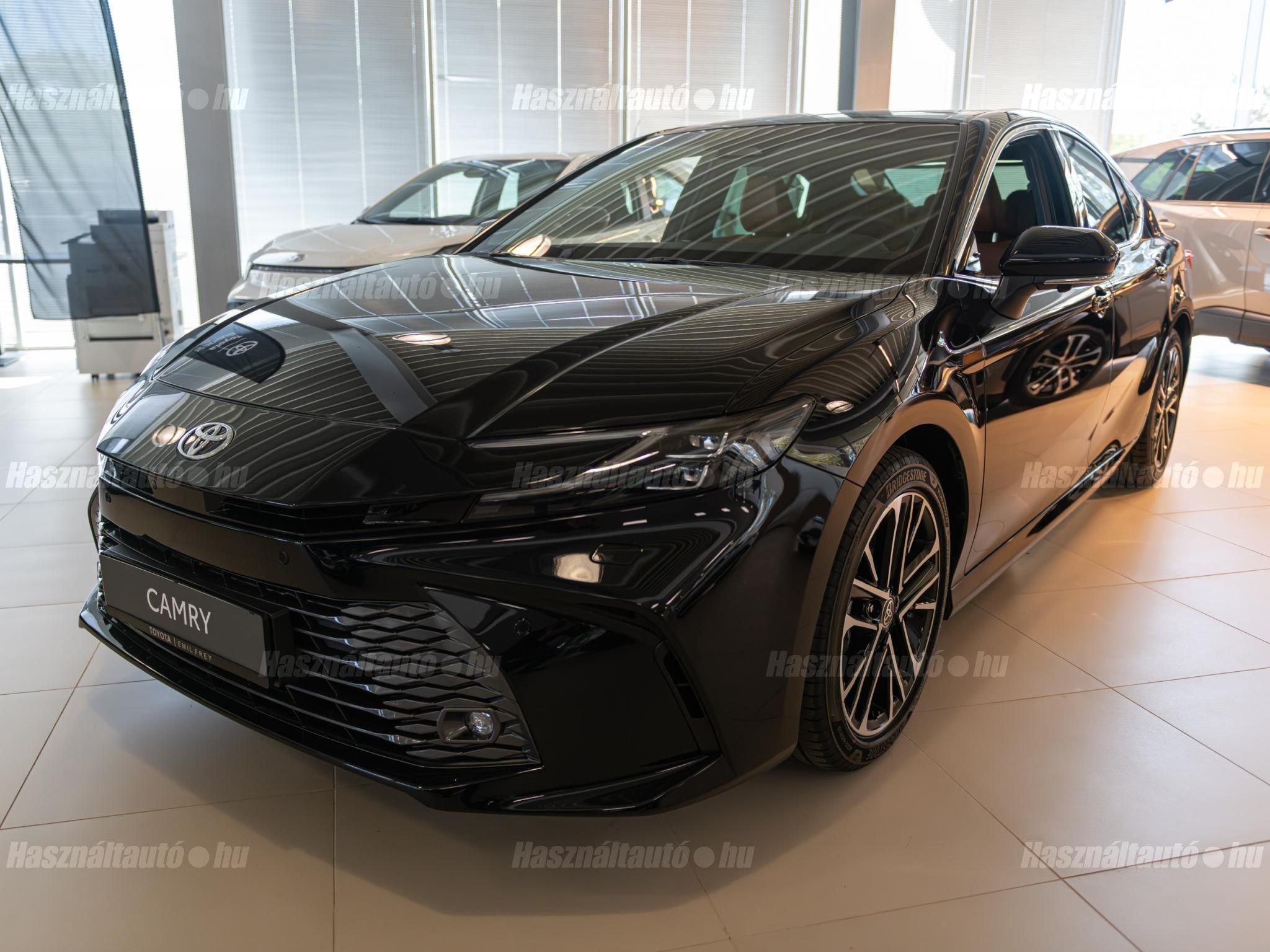 TOYOTA CAMRY 2025/9 - 1