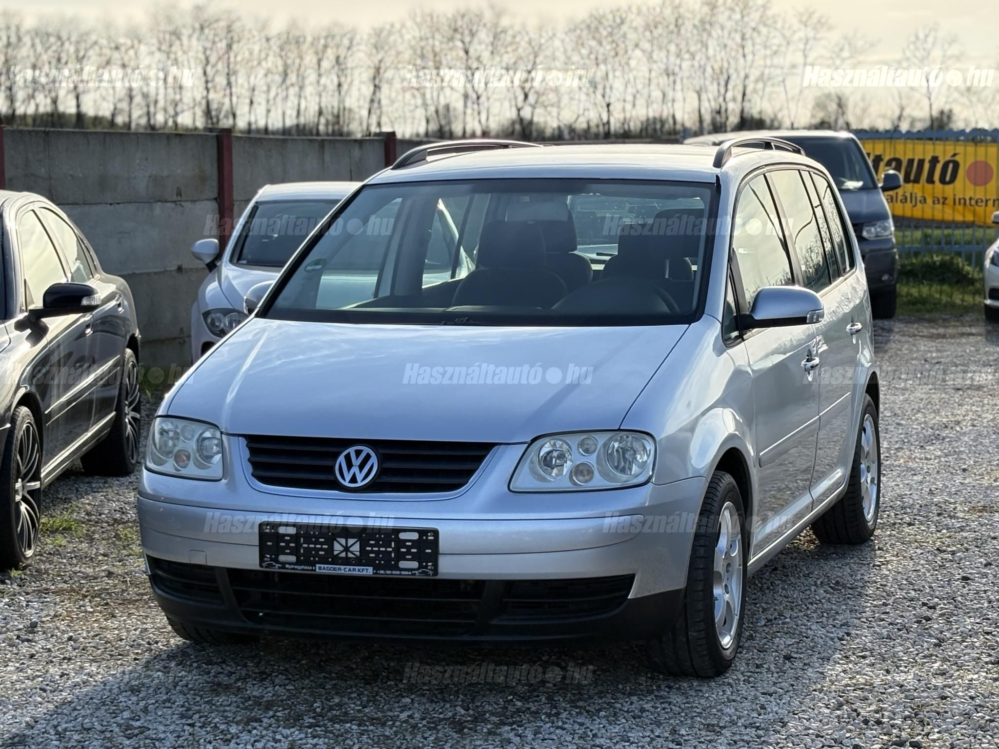 VOLKSWAGEN TOURAN 2004/5 - 1