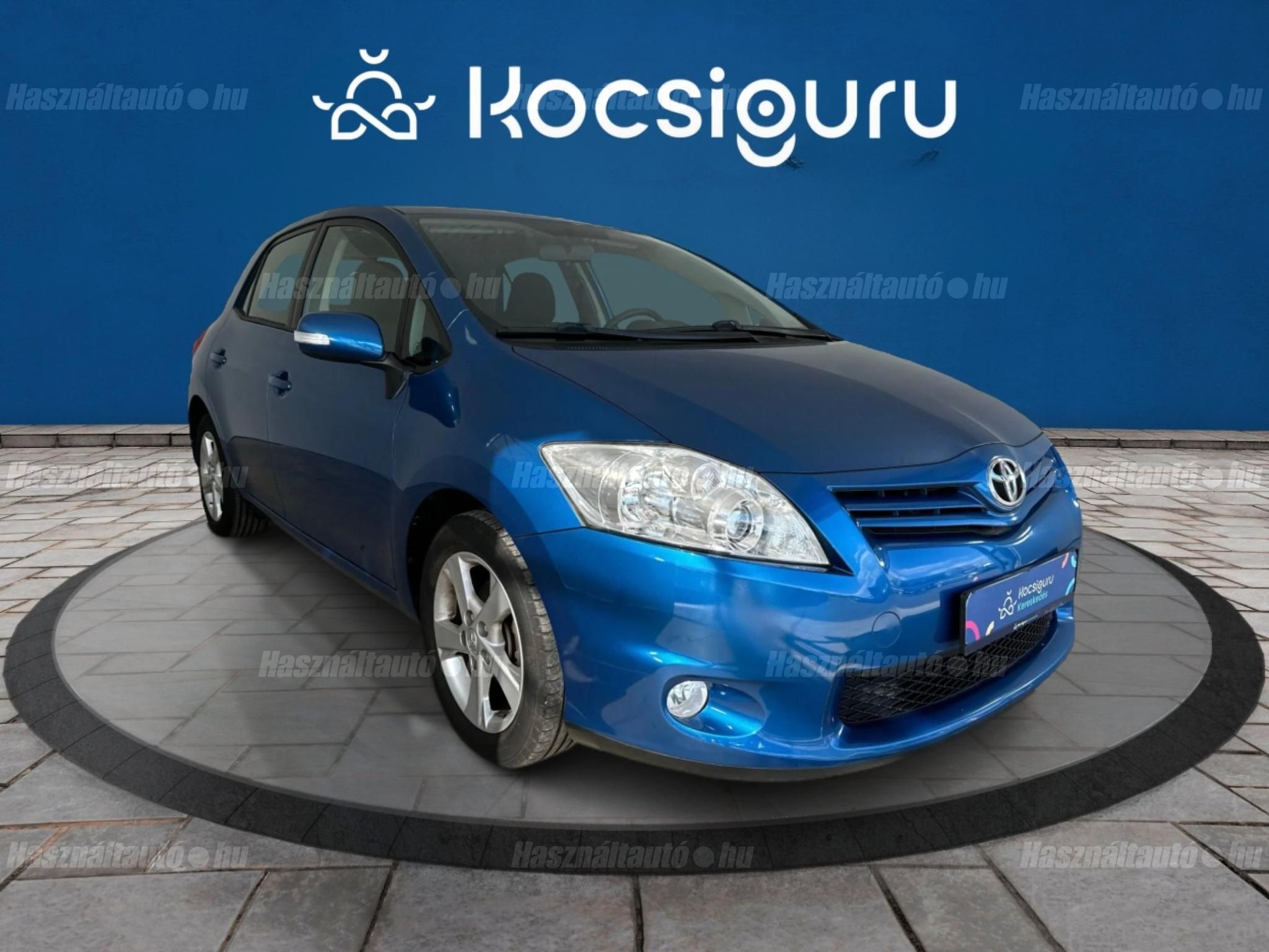 TOYOTA AURIS 2012/6 - 1