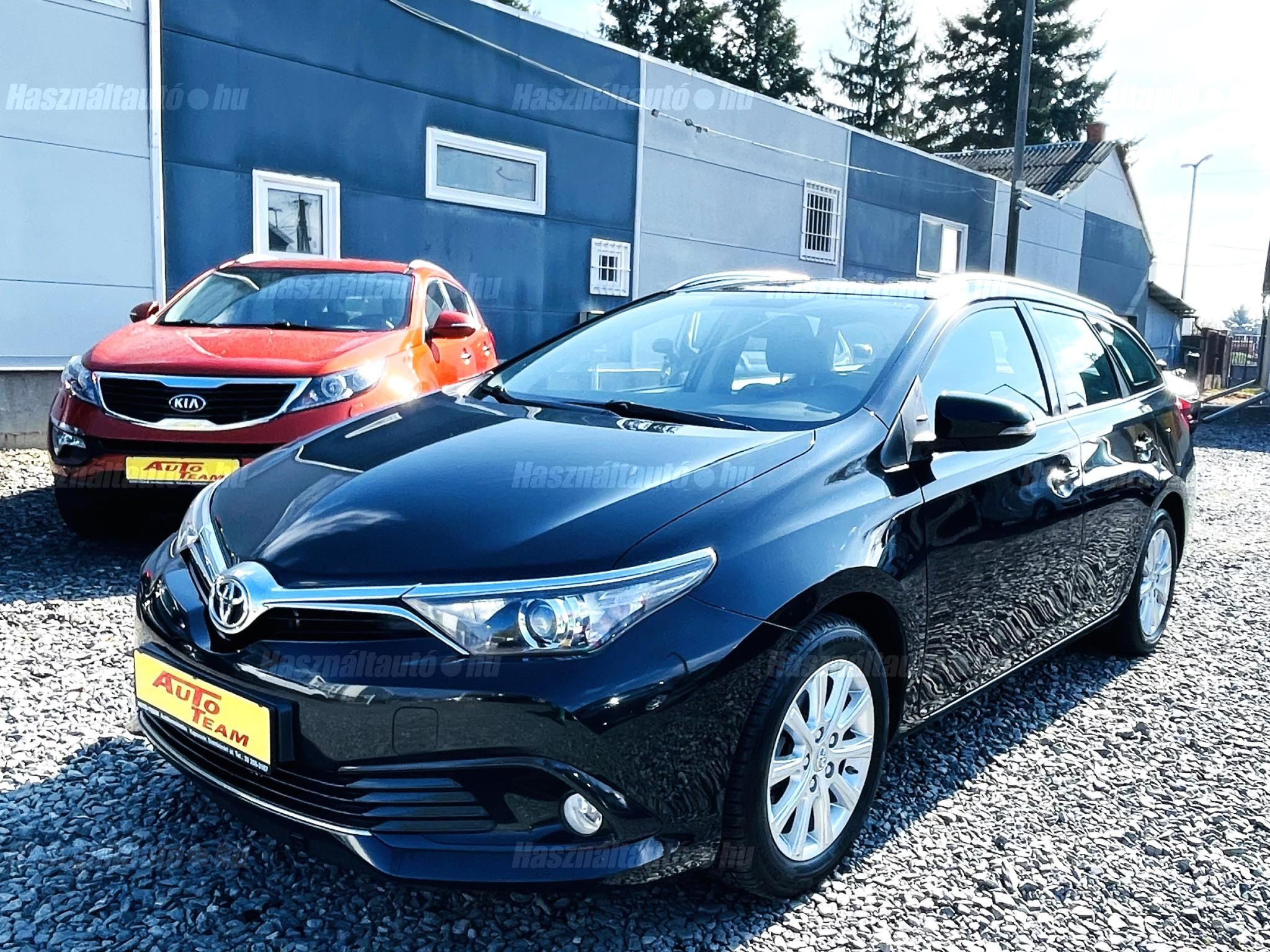 TOYOTA AURIS 2016/6 - 1