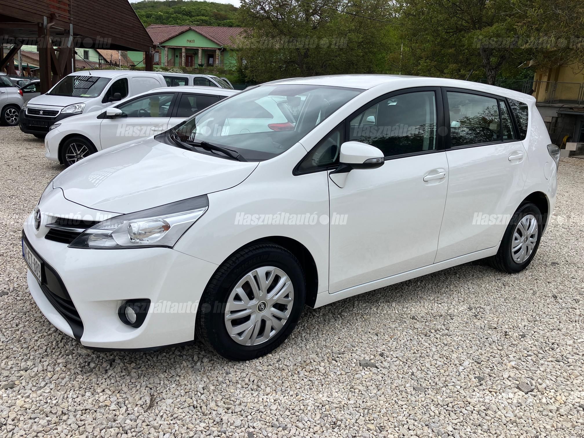 TOYOTA VERSO 2016/5 - 1