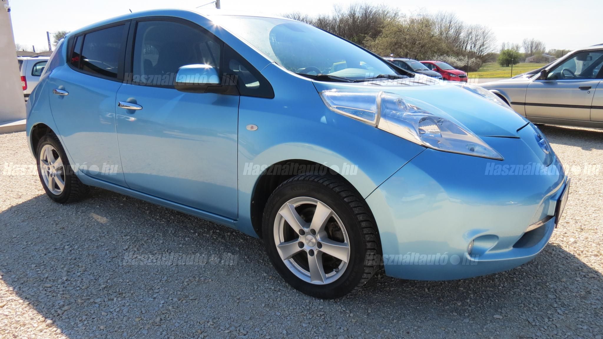 NISSAN LEAF 2015/4 - 1