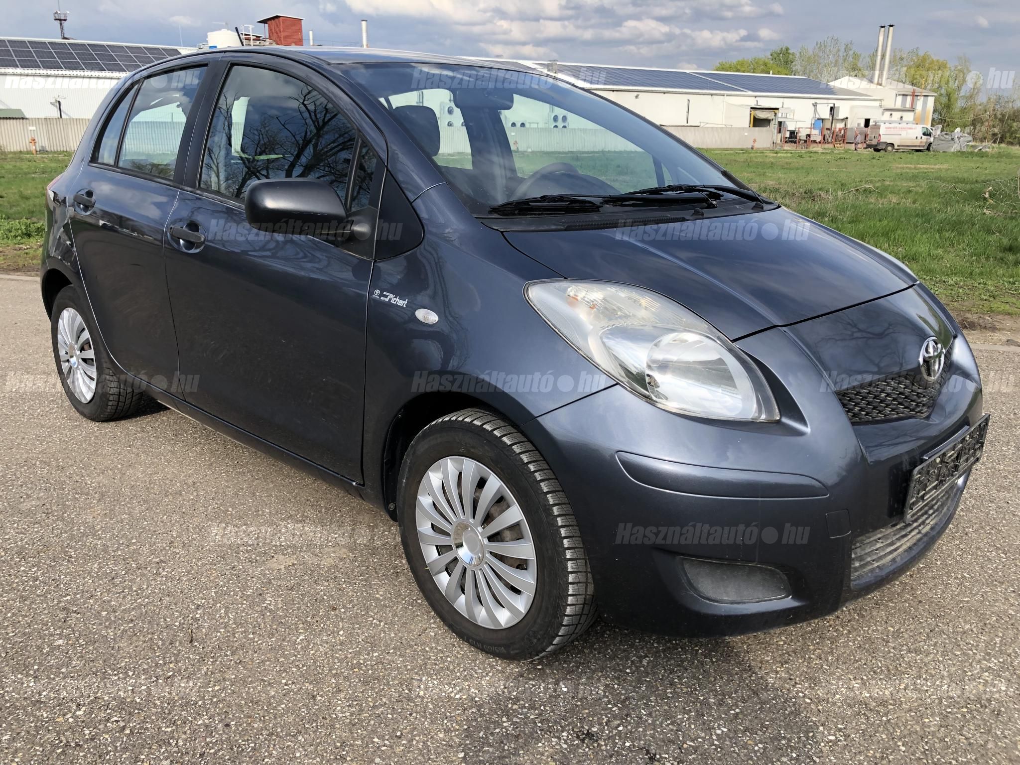 TOYOTA YARIS 2009/6 - 1