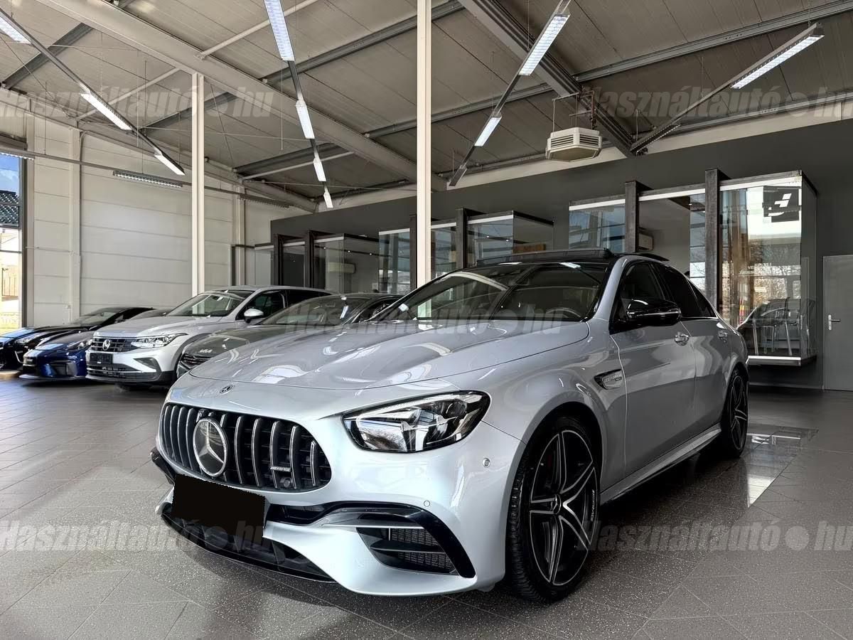 MERCEDES-AMG E 63 2022/8 - 1