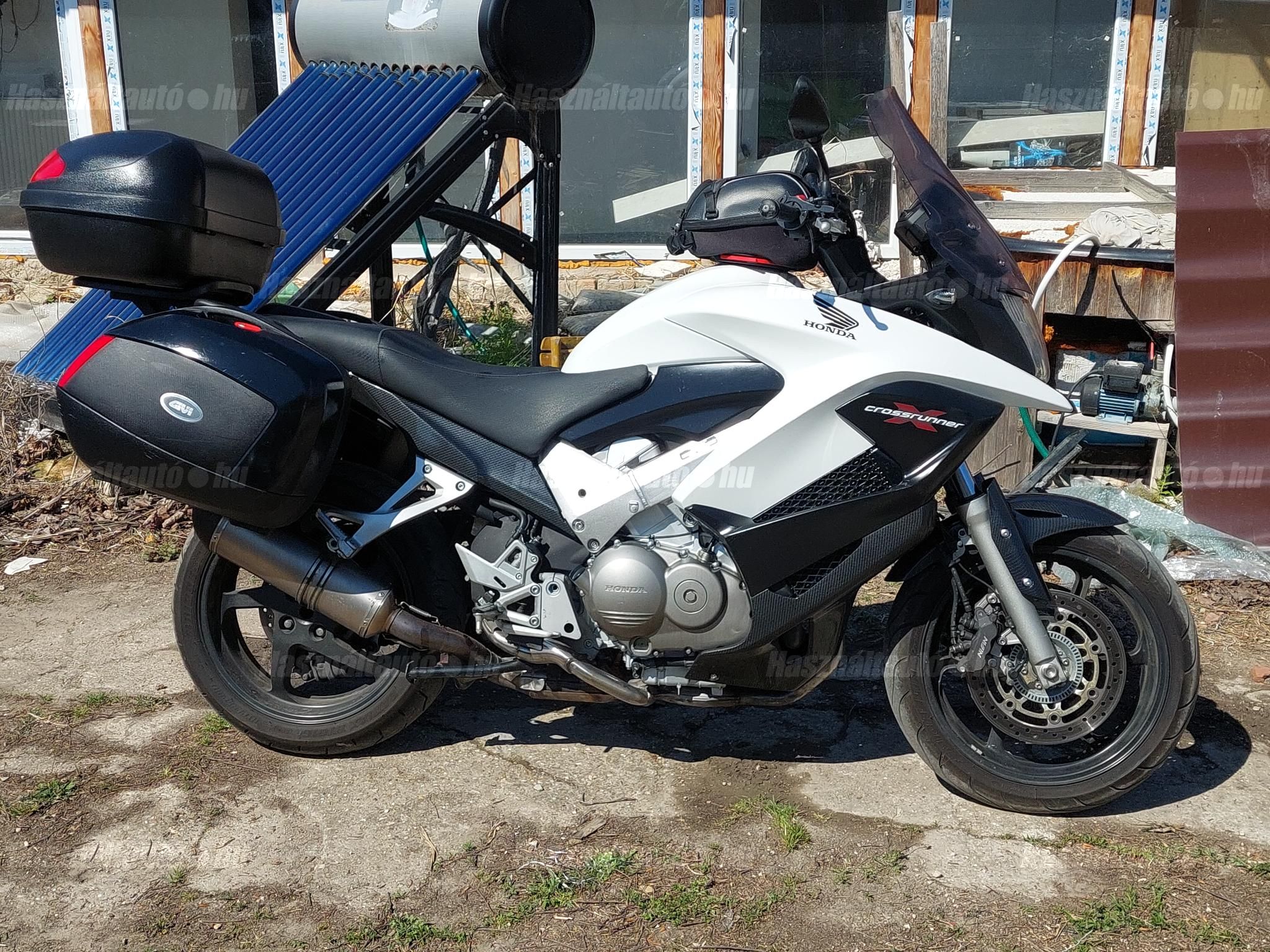 HONDA VFR 800 X 2013/4 - 1