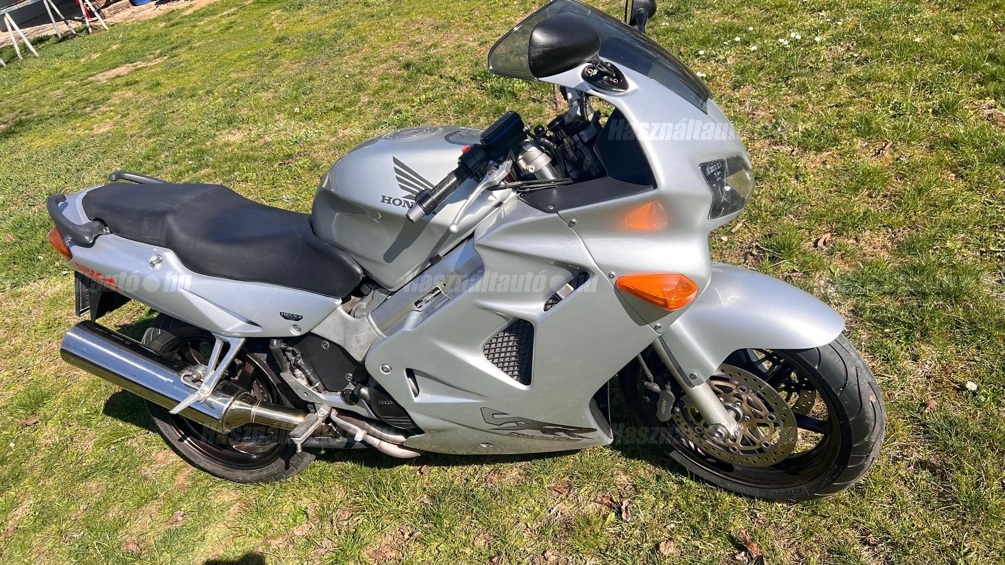 HONDA VFR 800 2001 - 1