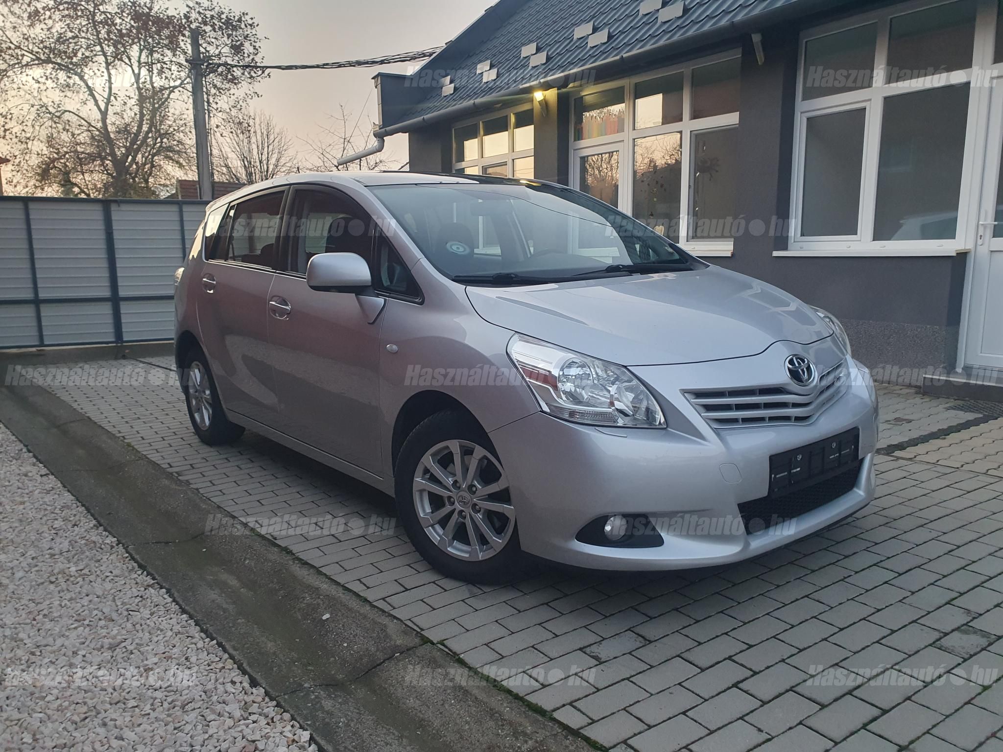 TOYOTA VERSO 2012/2 - 1