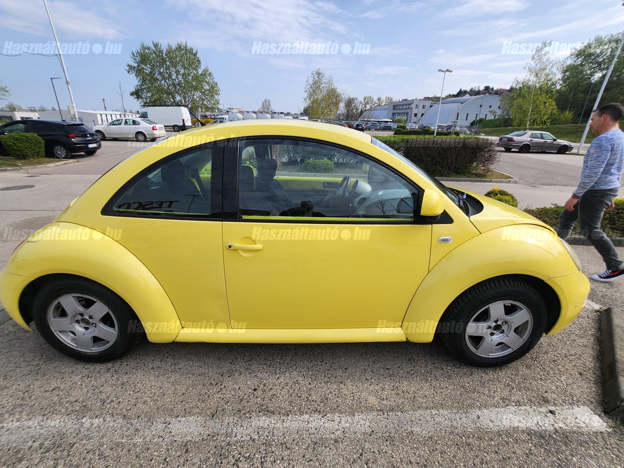 VOLKSWAGEN NEW BEETLE 2000 - 1