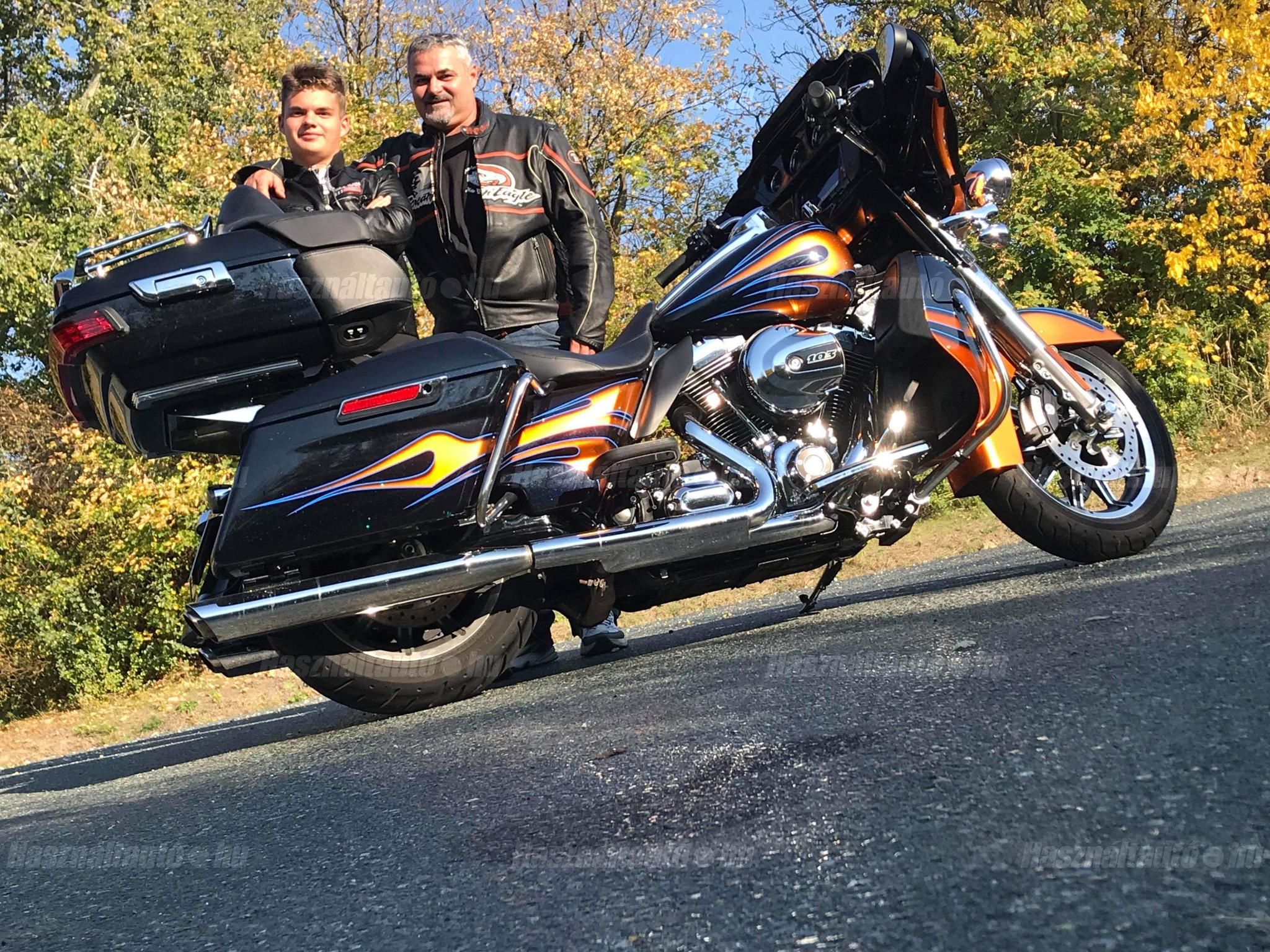 HARLEY-DAVIDSON ULTRA CLASSIC ELECTRA GLIDE 2015/8 - 1