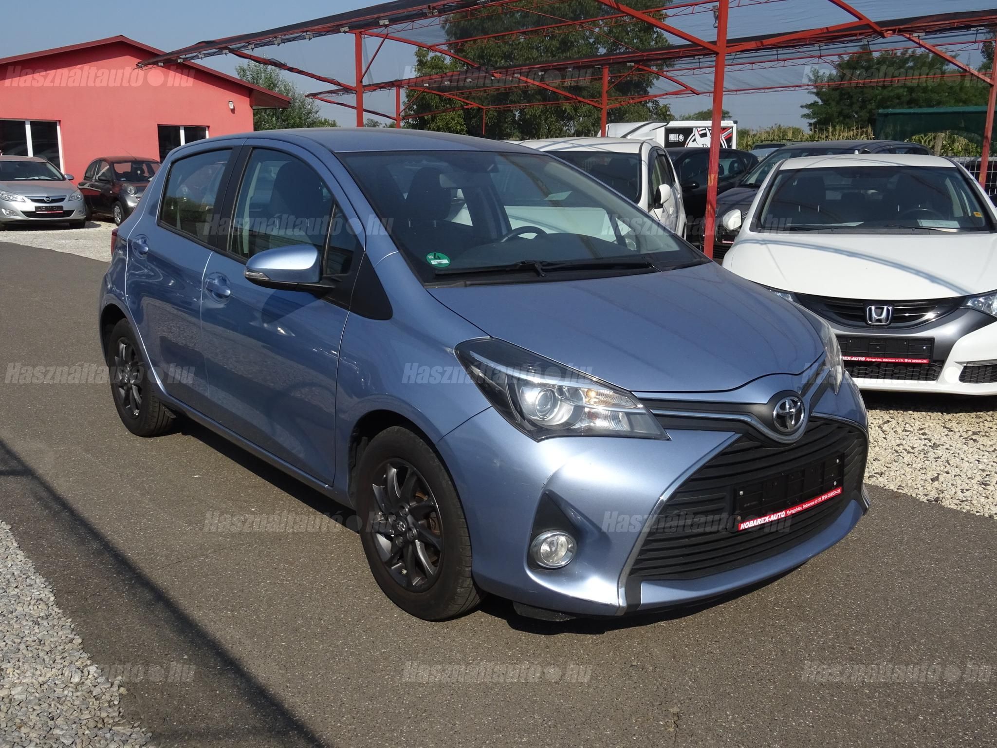 TOYOTA YARIS 2015/12 - 1