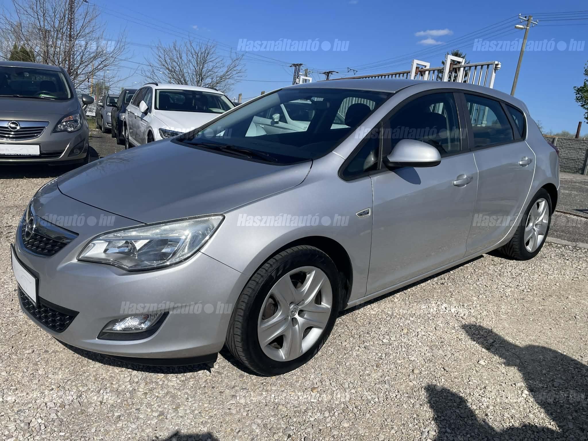 OPEL ASTRA 2010 - 1