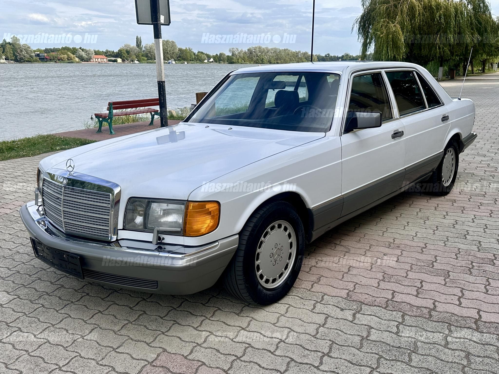 MERCEDES-BENZ W 126 1985/9 - 1