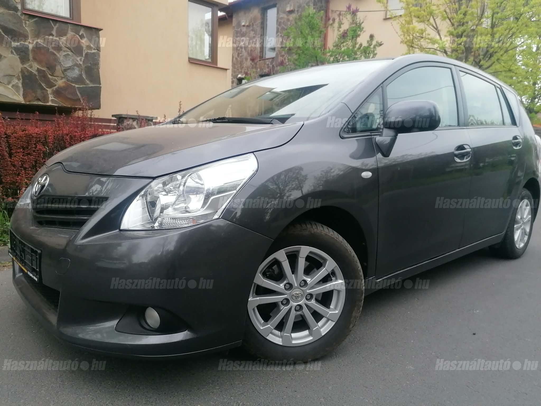 TOYOTA VERSO 2011/6 - 1