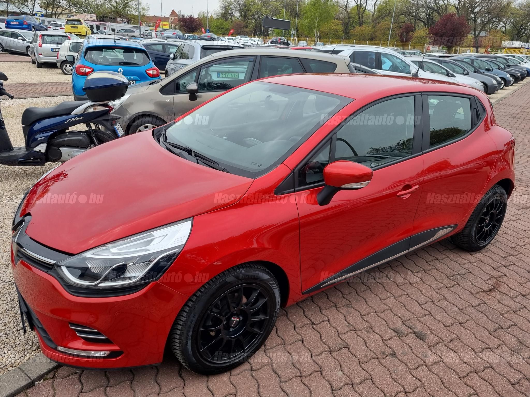 RENAULT CLIO 2020/8 - 1
