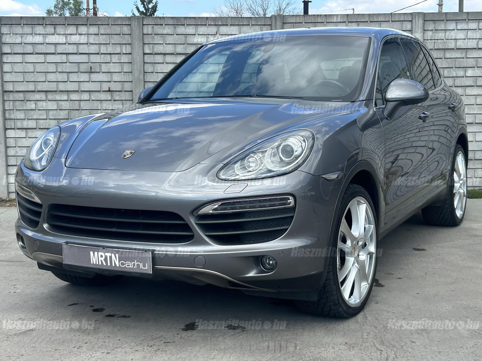 PORSCHE CAYENNE 2011 - 1