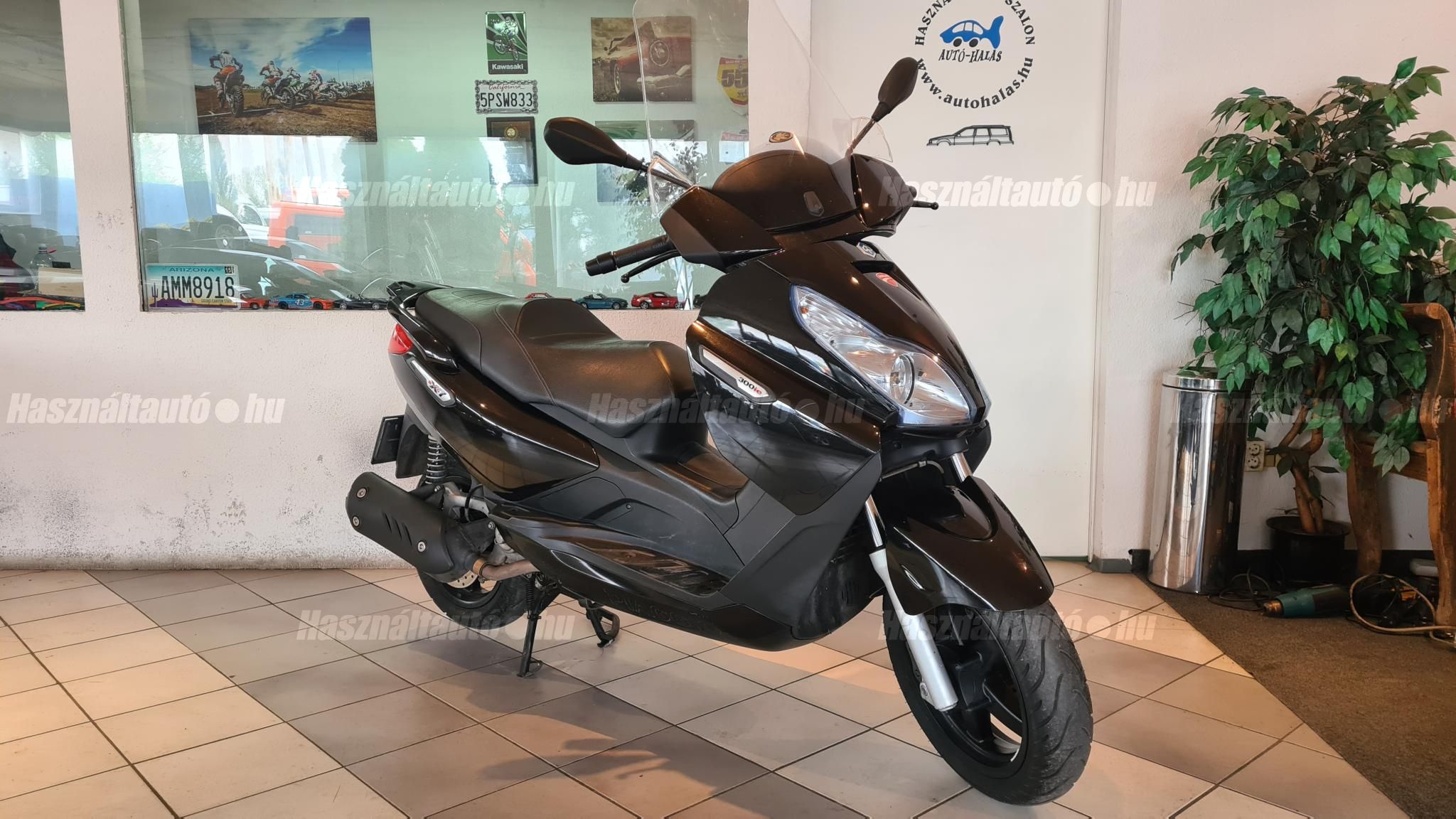 PIAGGIO X 7 300 2013/10 - 1