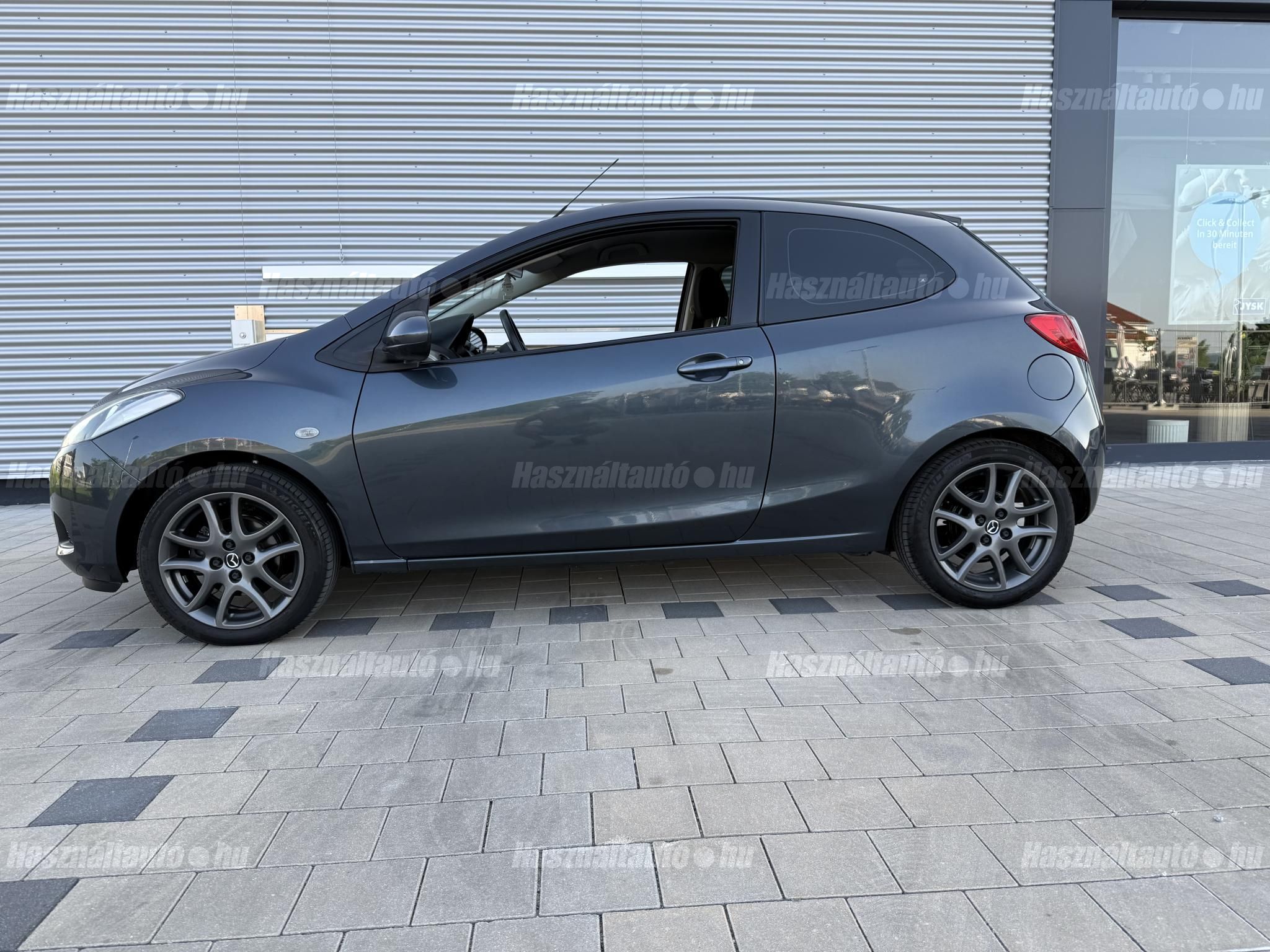 MAZDA 2 2011/8 - 1