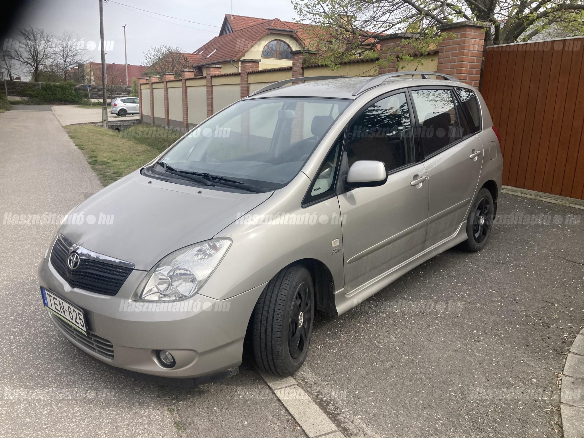 TOYOTA COROLLA VERSO 2002/10 - 1