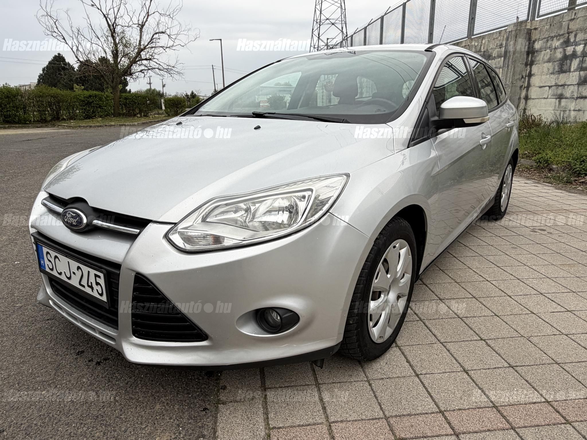 FORD FOCUS 2014/8 - 1