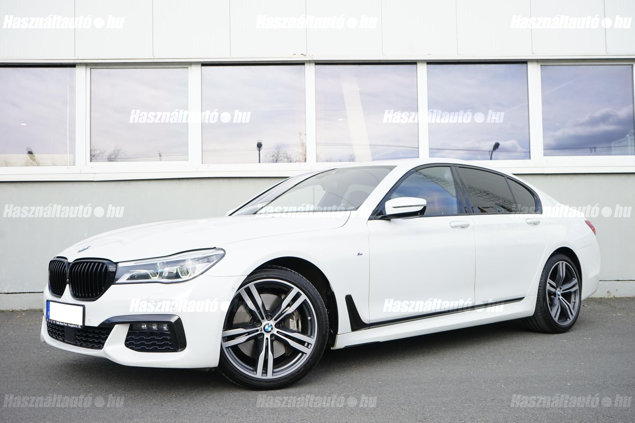 BMW 750 2016/7 - 1