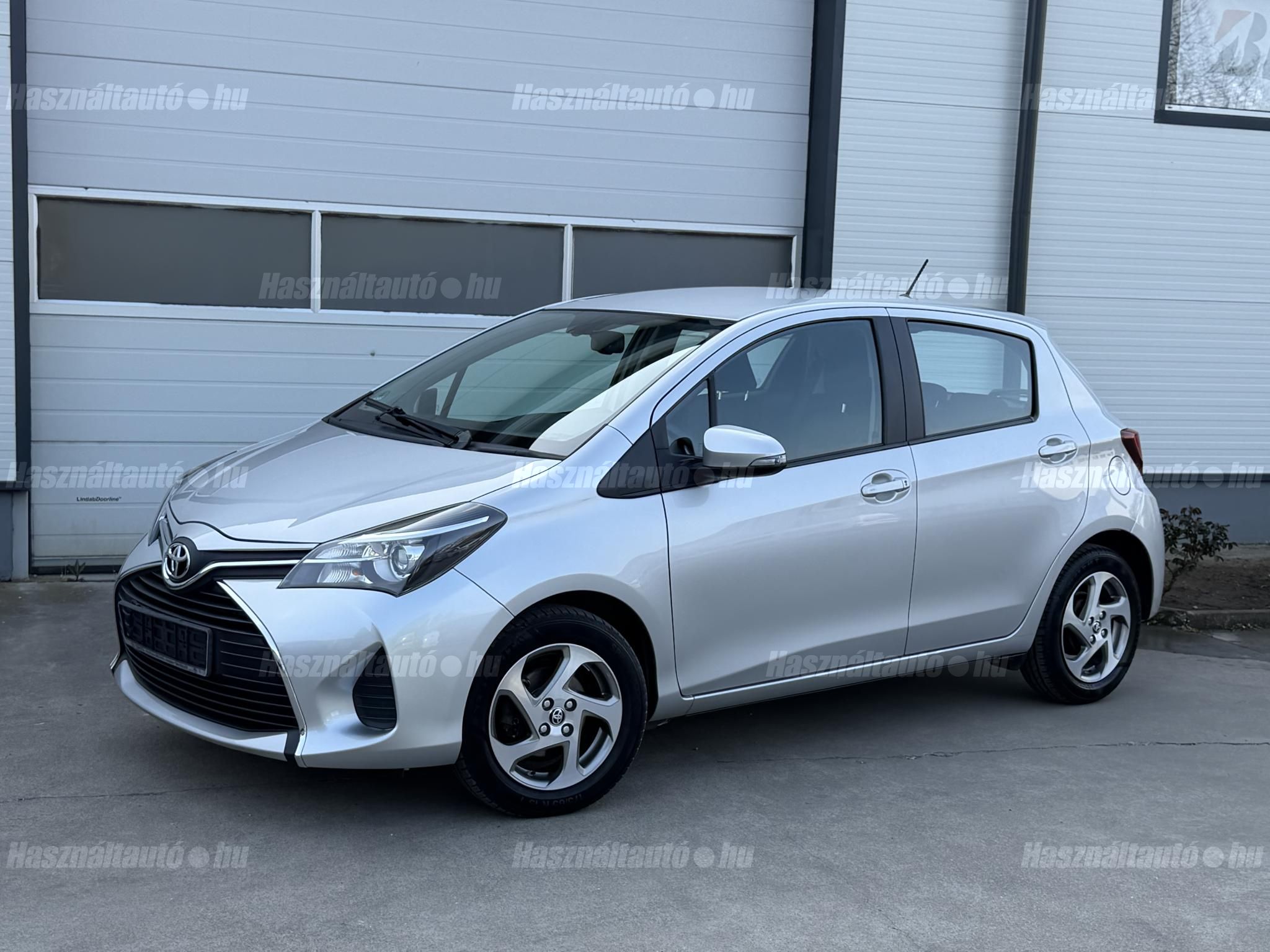 TOYOTA YARIS 2015/11 - 1