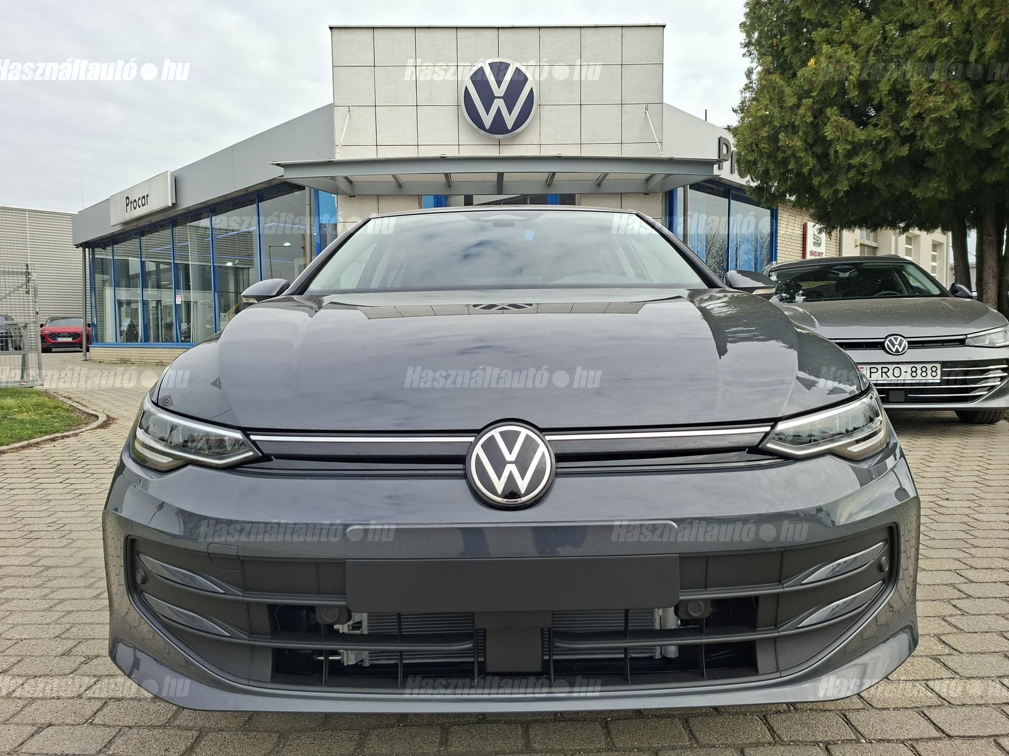 VOLKSWAGEN GOLF VIII 2026/4 - 1