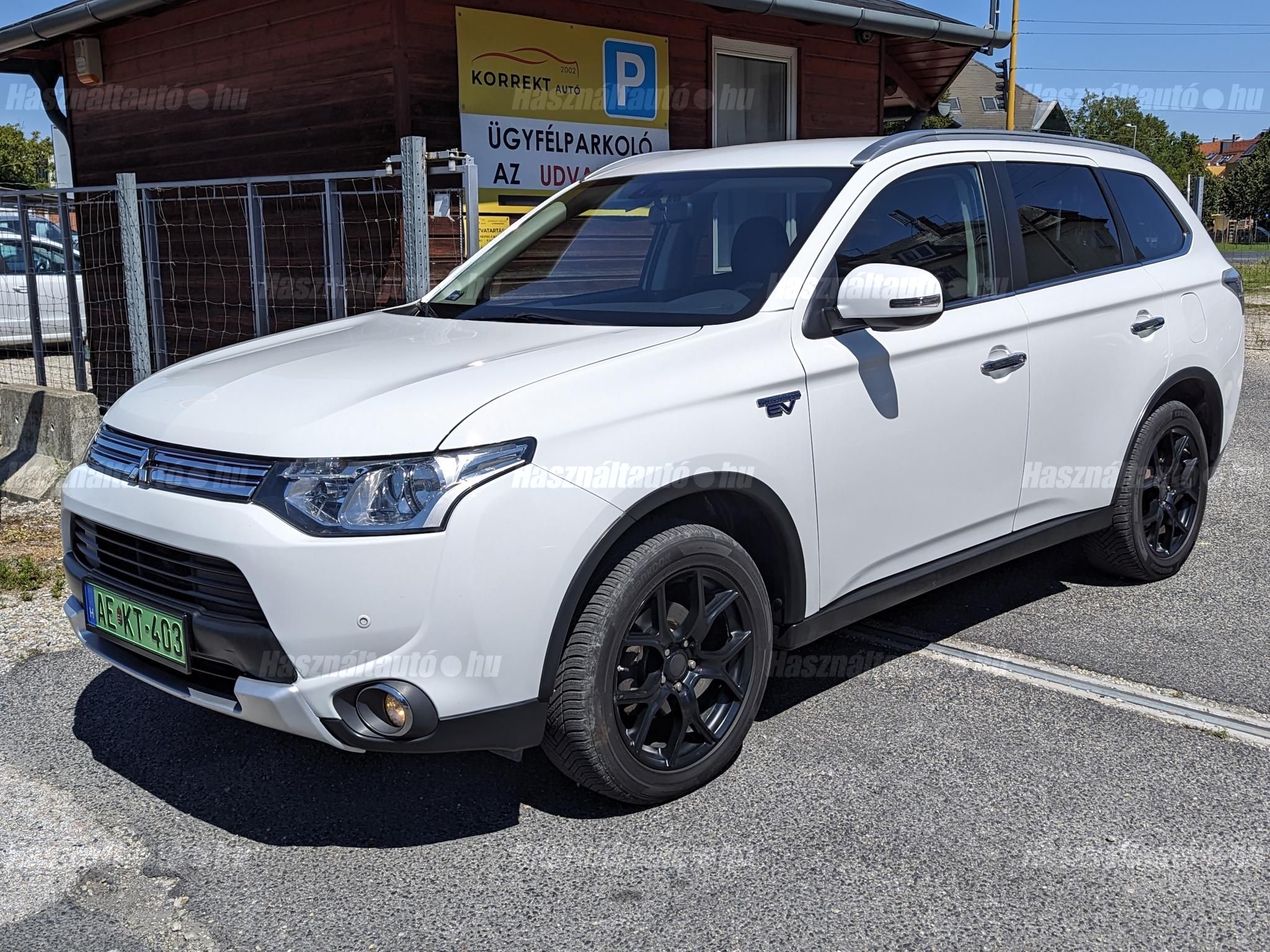 MITSUBISHI OUTLANDER 2015/9 - 1