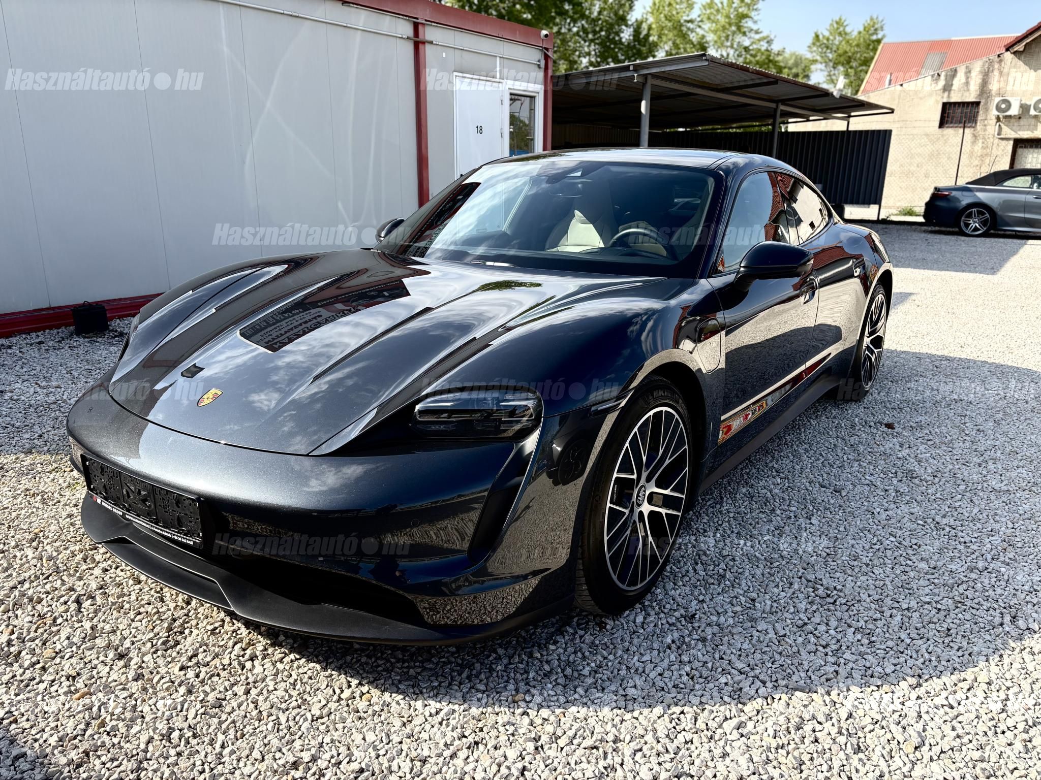 PORSCHE TAYCAN 2023 - 1