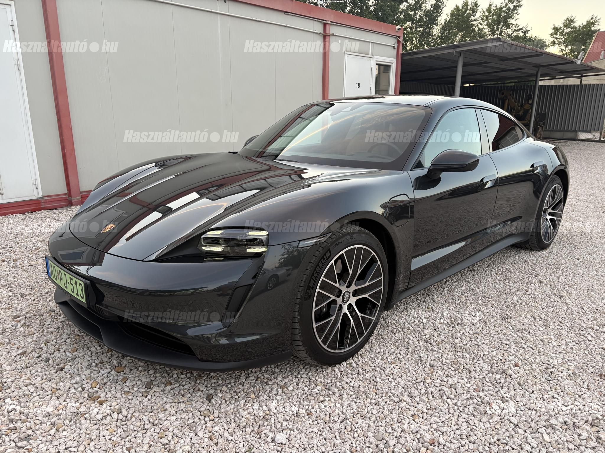 PORSCHE TAYCAN 2023 - 1