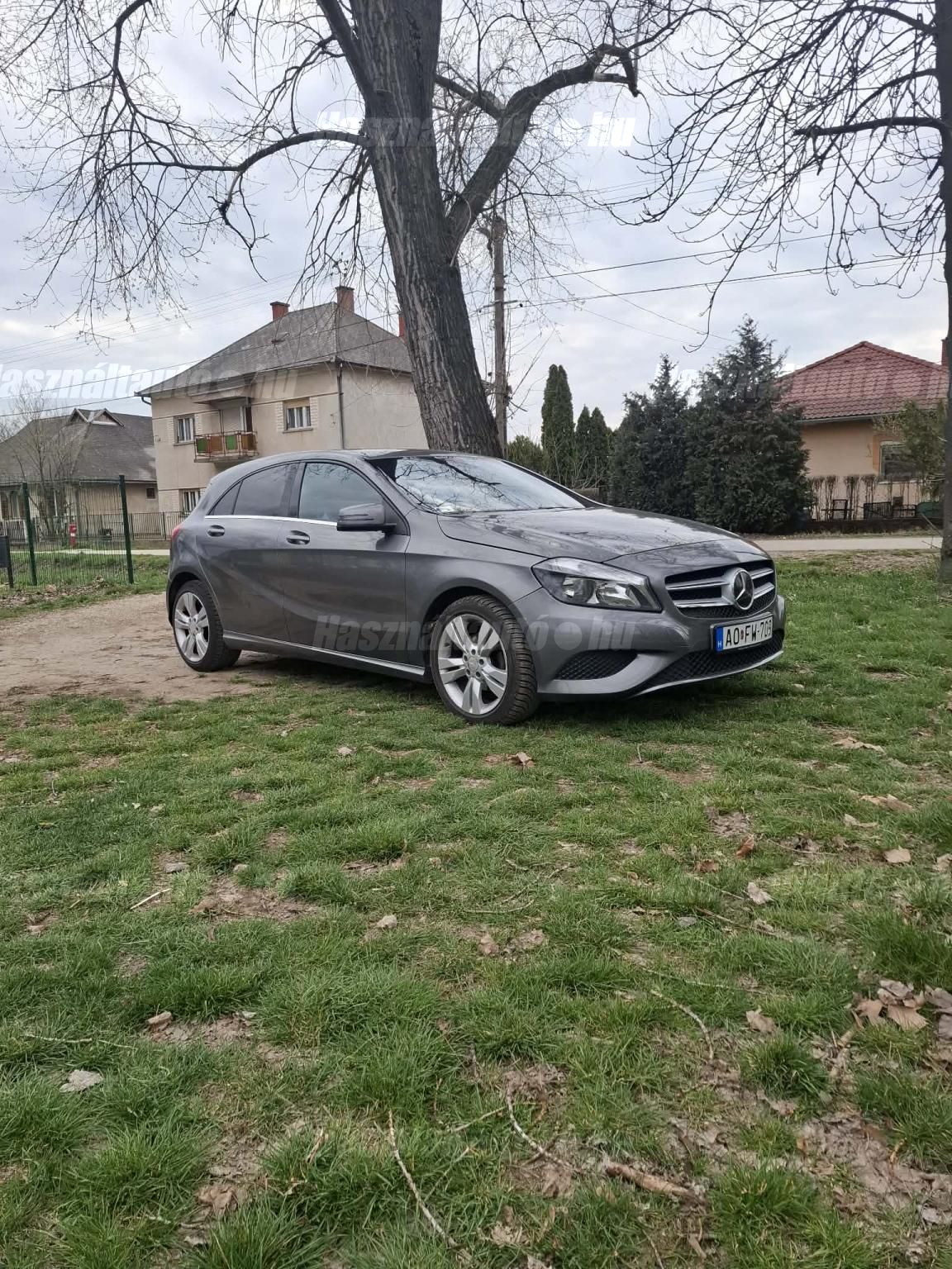 MERCEDES-BENZ A 180 2013/4 - 1