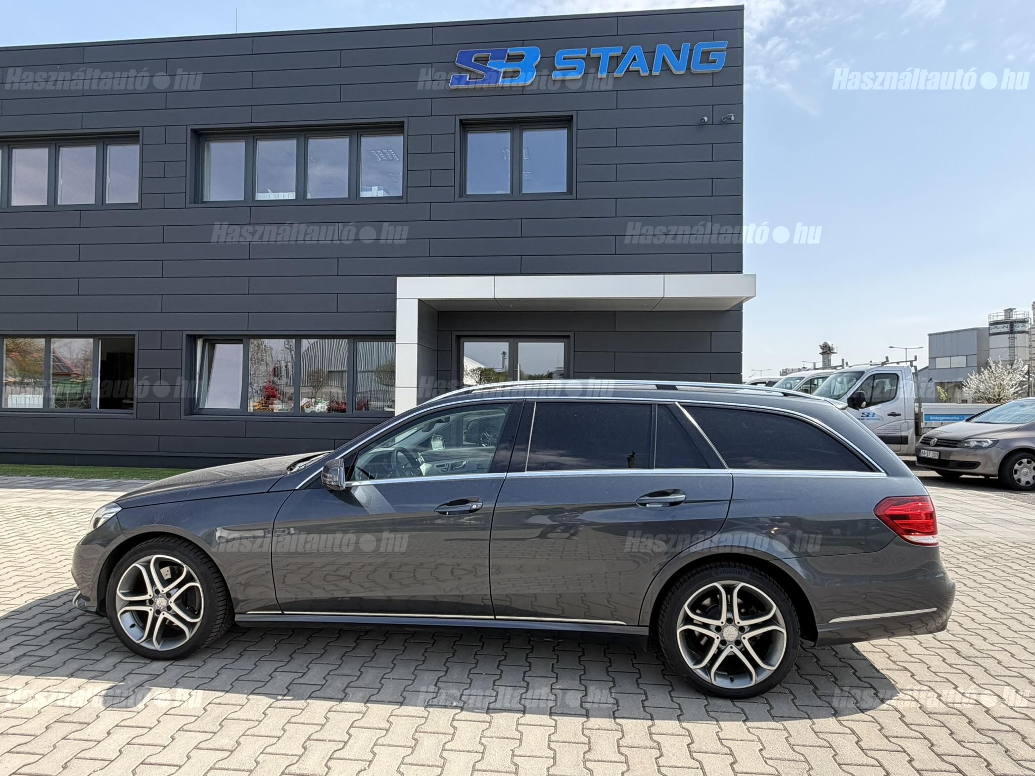 MERCEDES-BENZ E 300 2013/7 - 1