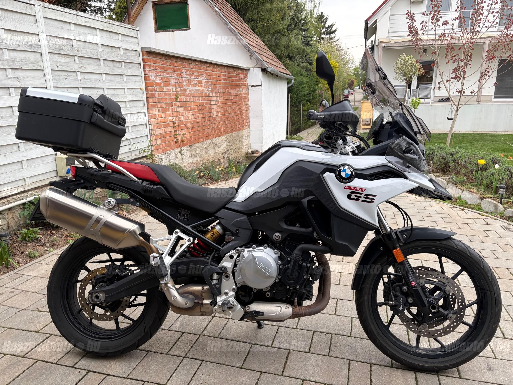 Felpattansz és irány a hegyek