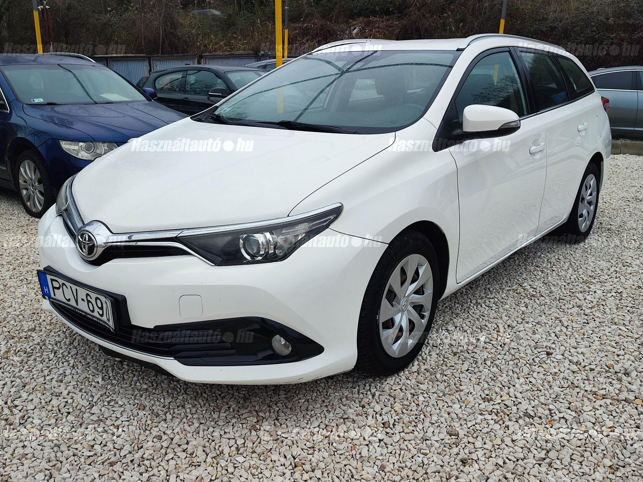 TOYOTA AURIS 2017/6 - 1
