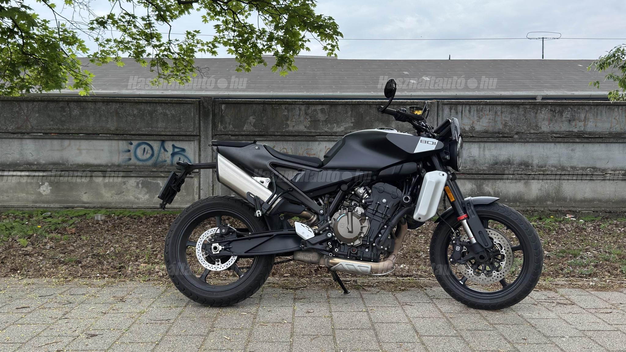 HUSQVARNA SVARTPILEN 801 2024/4 - 1