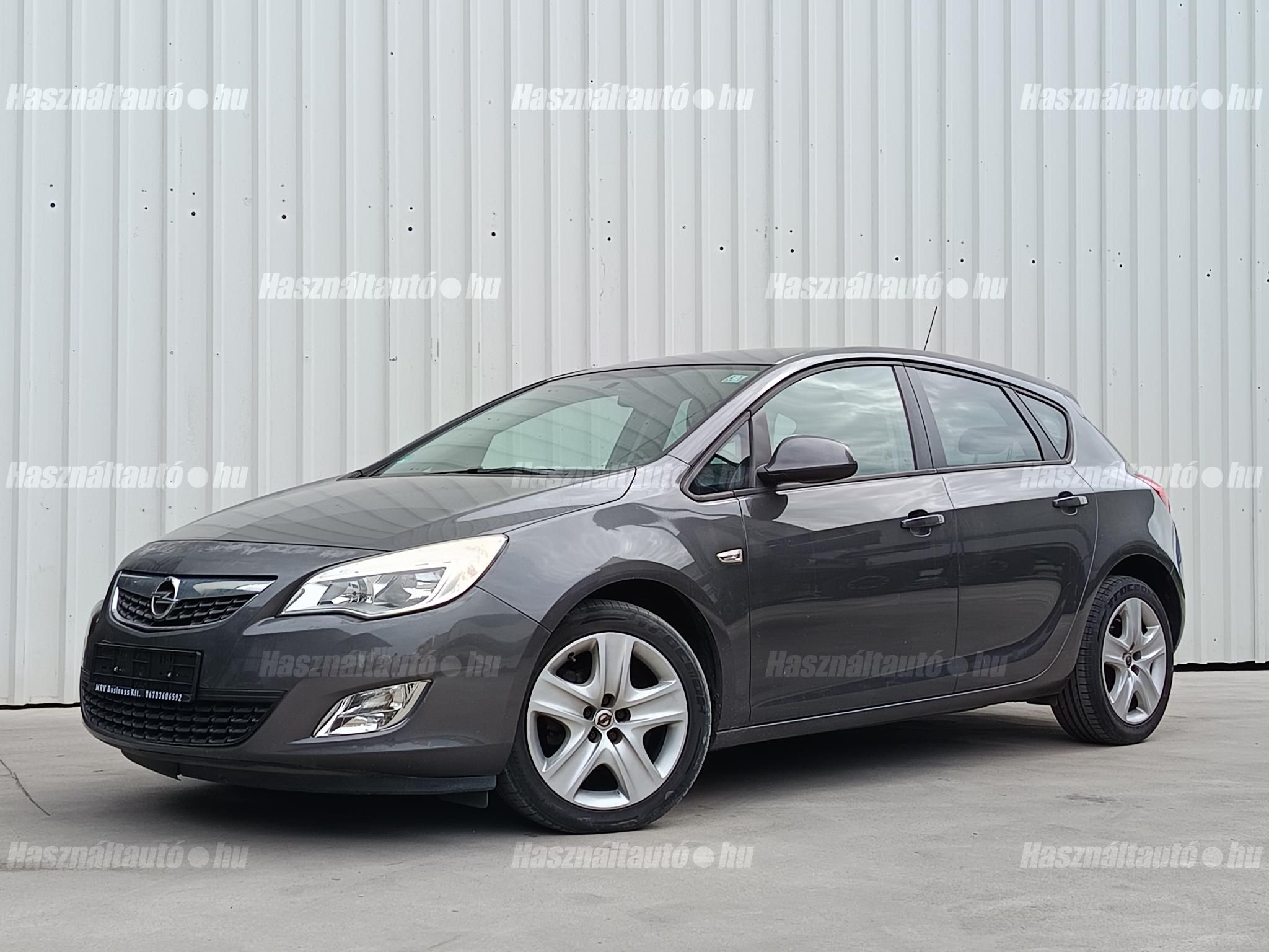 OPEL ASTRA J 2011/3 - 1