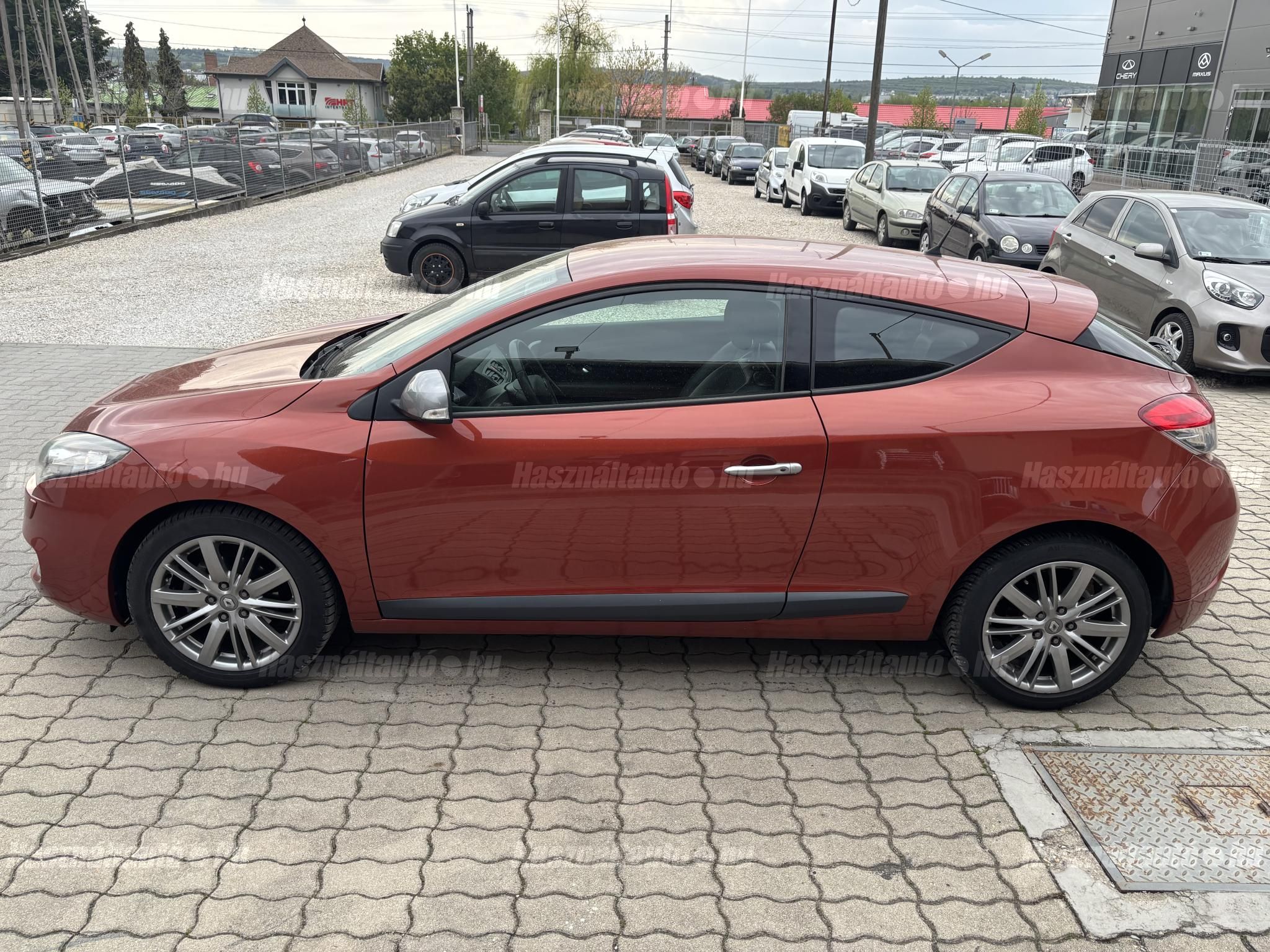 RENAULT MEGANE 2010/12 - 1