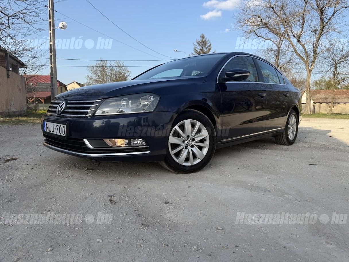 VOLKSWAGEN PASSAT 2012/5 - 1