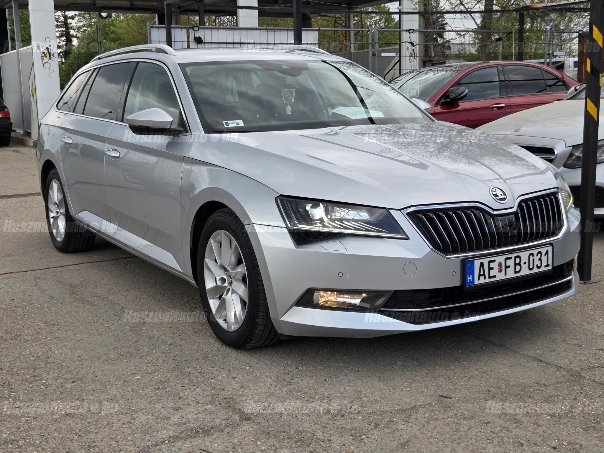 SKODA SUPERB 2019 - 1