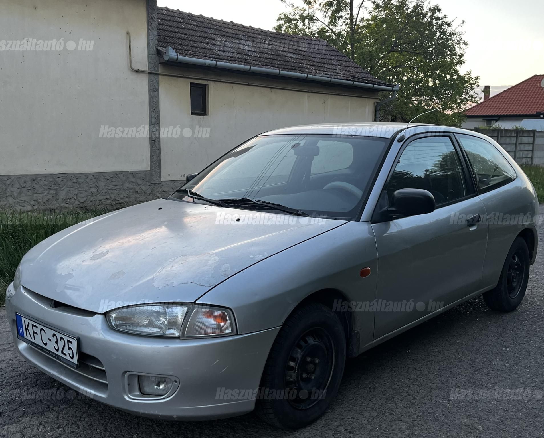 MITSUBISHI COLT 2000 - 1