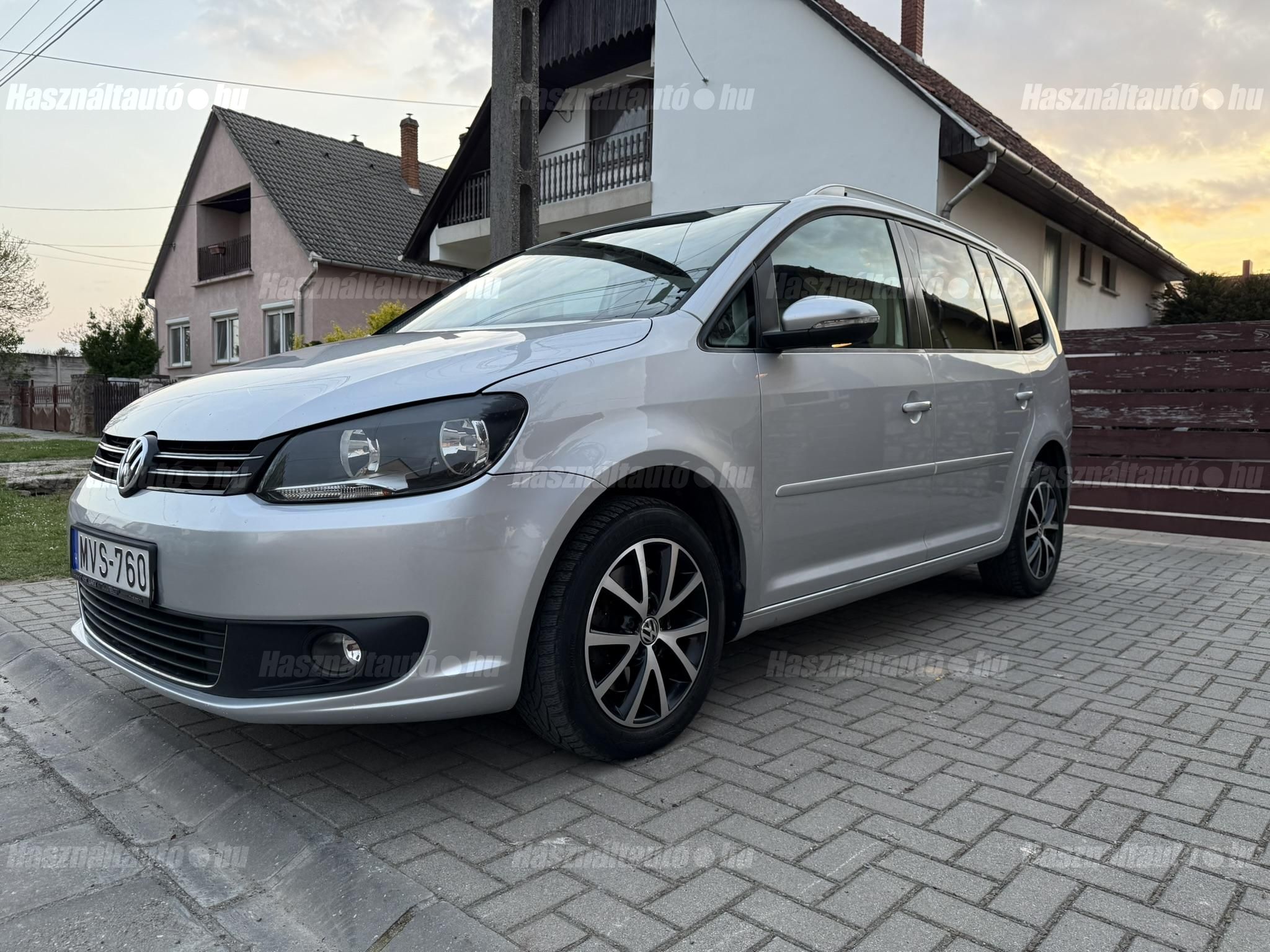 VOLKSWAGEN TOURAN 2012/6 - 1
