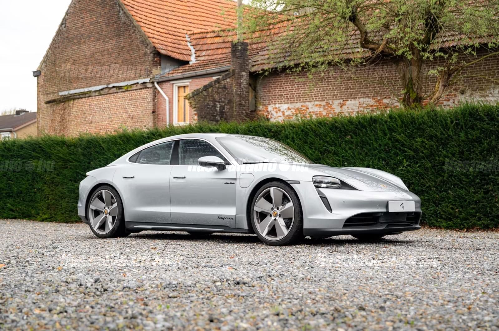 PORSCHE TAYCAN 2021/11 - 1