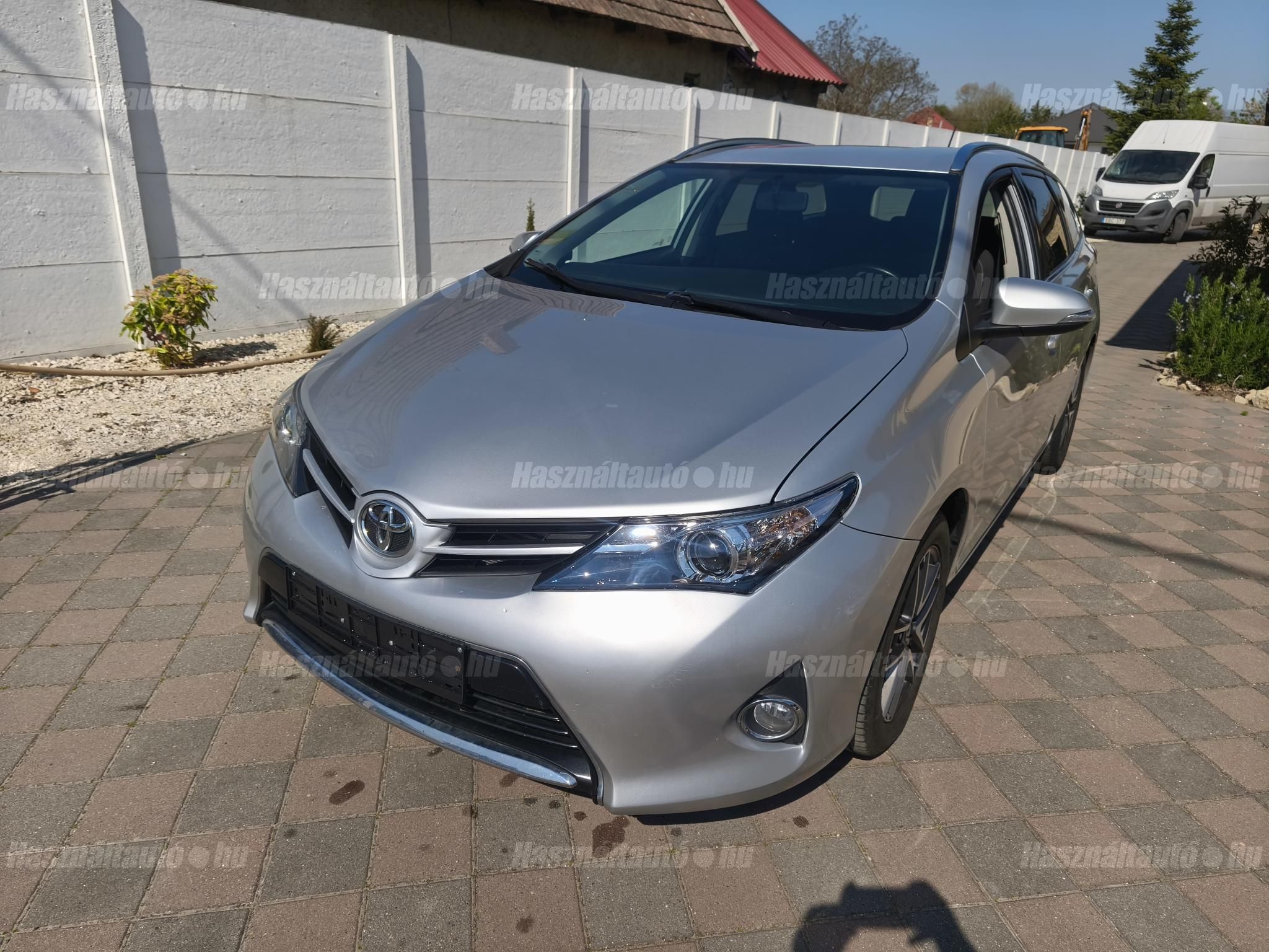 TOYOTA AURIS 2015/9 - 1