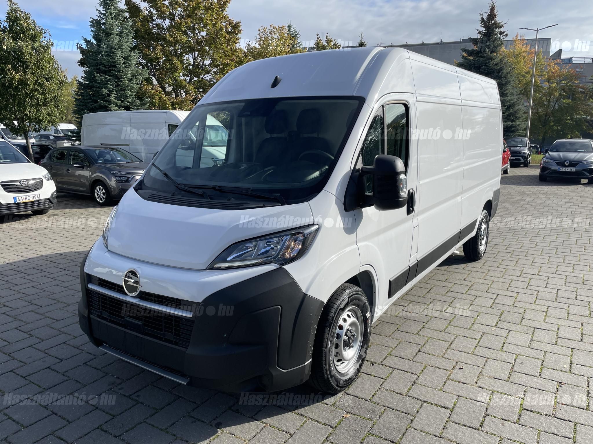 Berki Gergő +36 30 497 5887