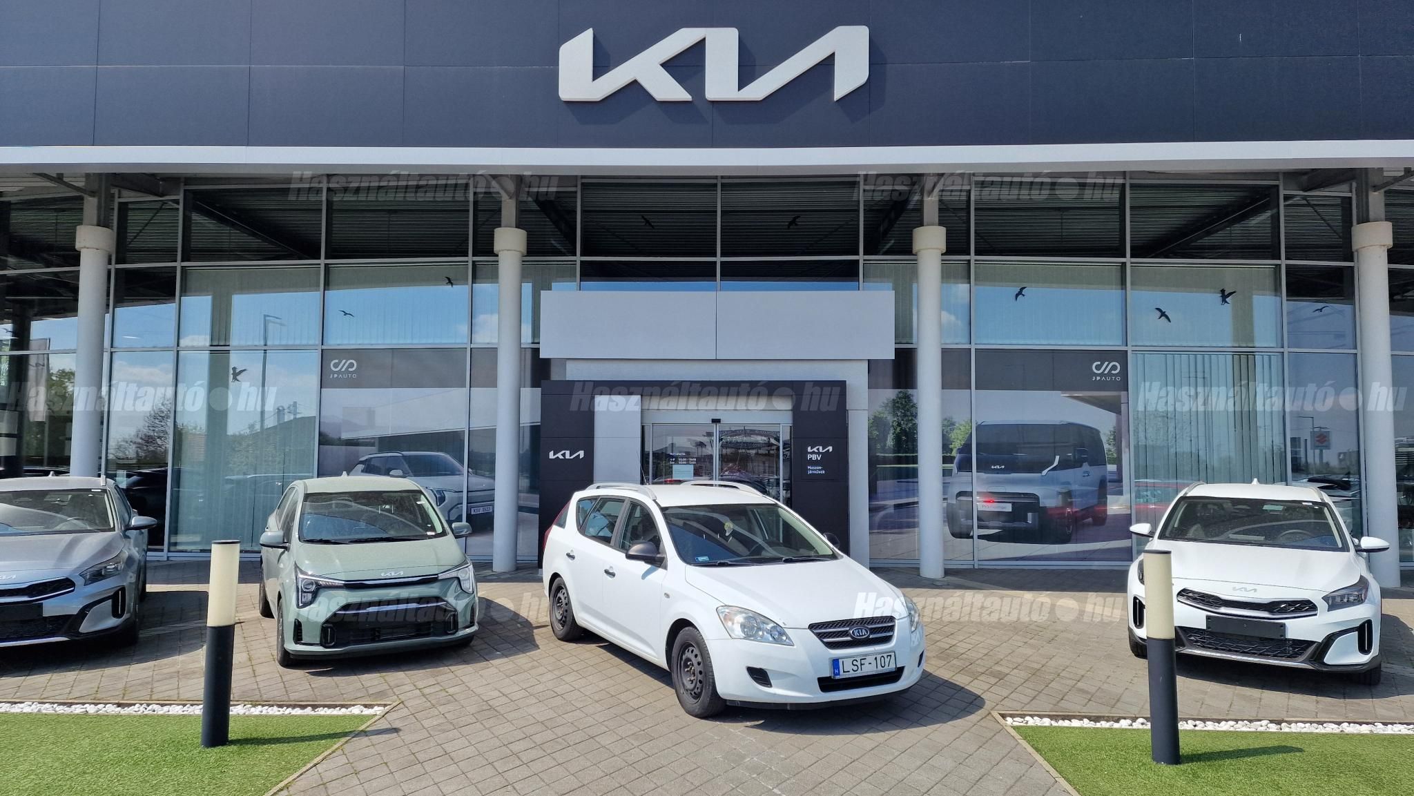 KIA CEE'D 2010 - 1