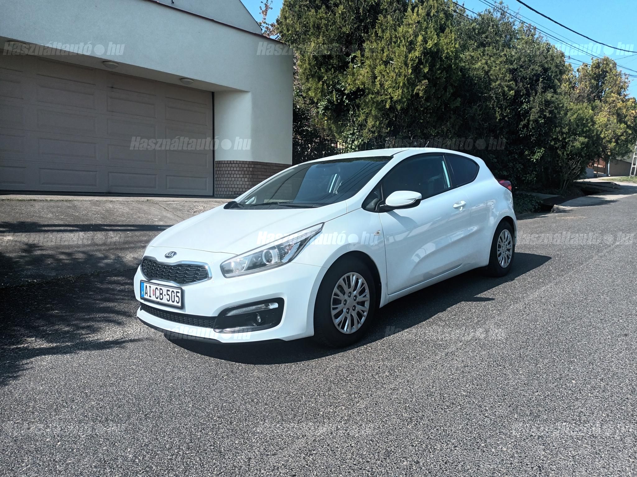 KIA CEE'D 2016/10 - 1
