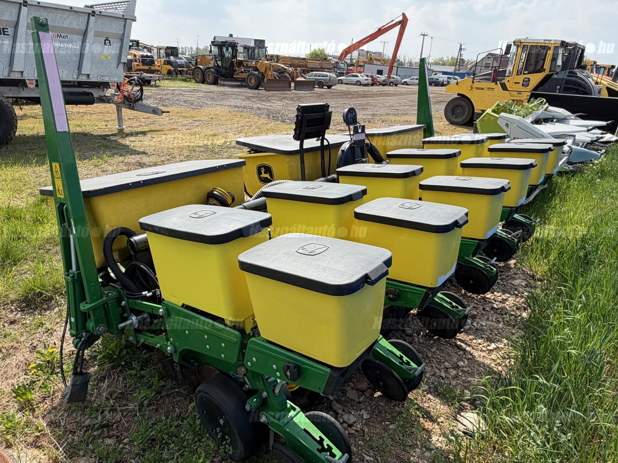 JOHN DEERE 2023/1 - 1