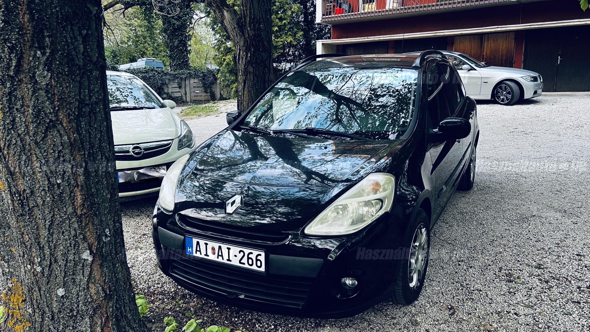 RENAULT CLIO 2011/8 - 1