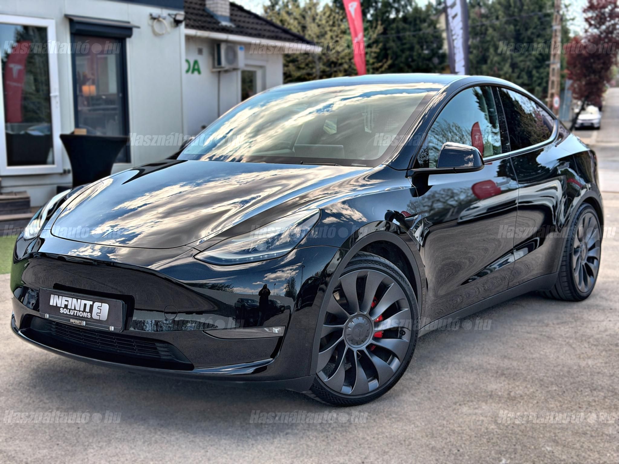 TESLA MODEL Y 2023/8 - 1