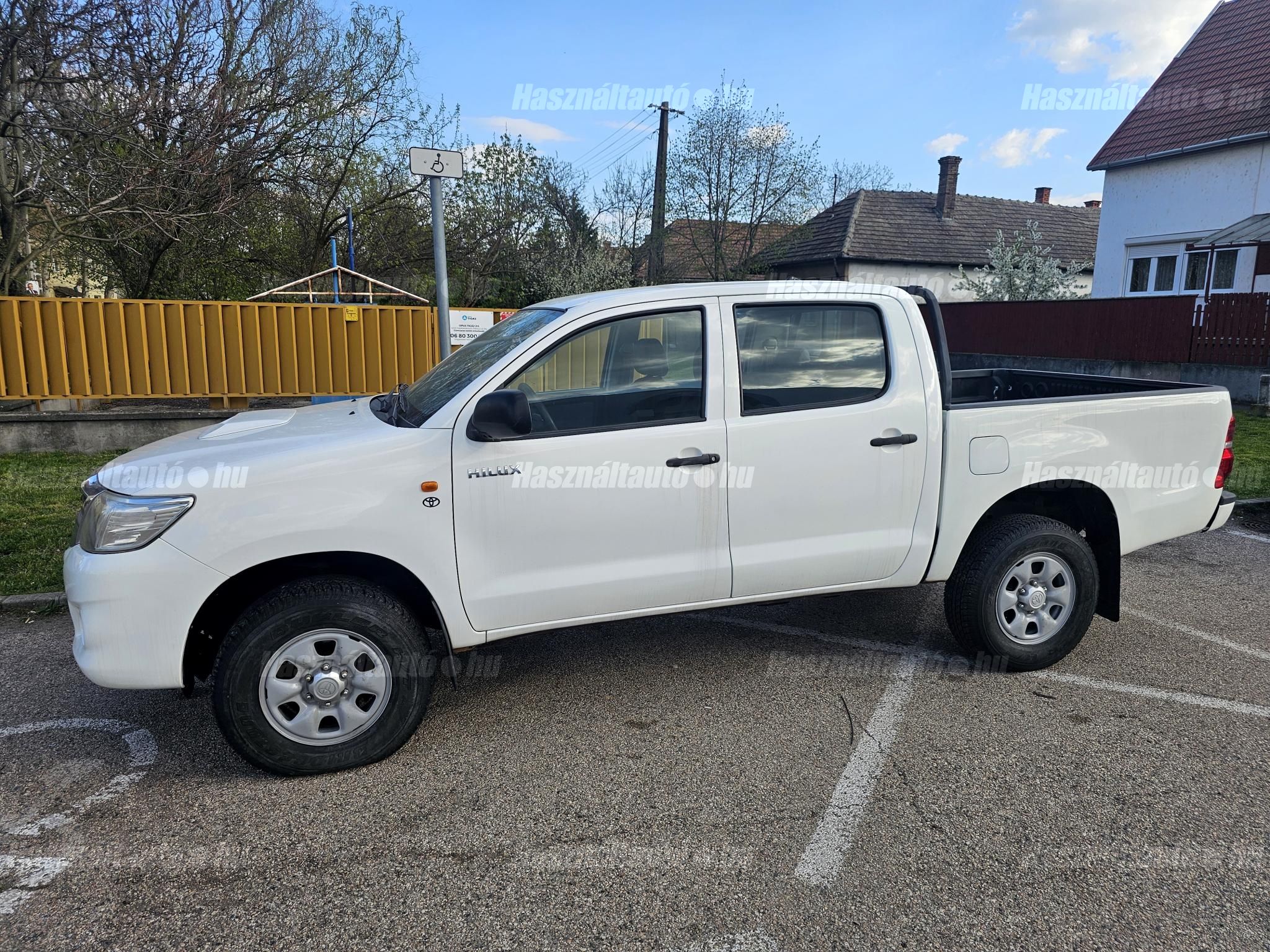 TOYOTA HILUX 2013/3 - 1